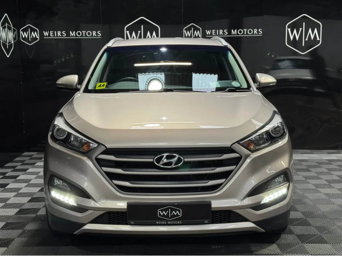 Hyundai Tucson 2WD SE 5DR AUTO LEATHER SEATS - Image 4
