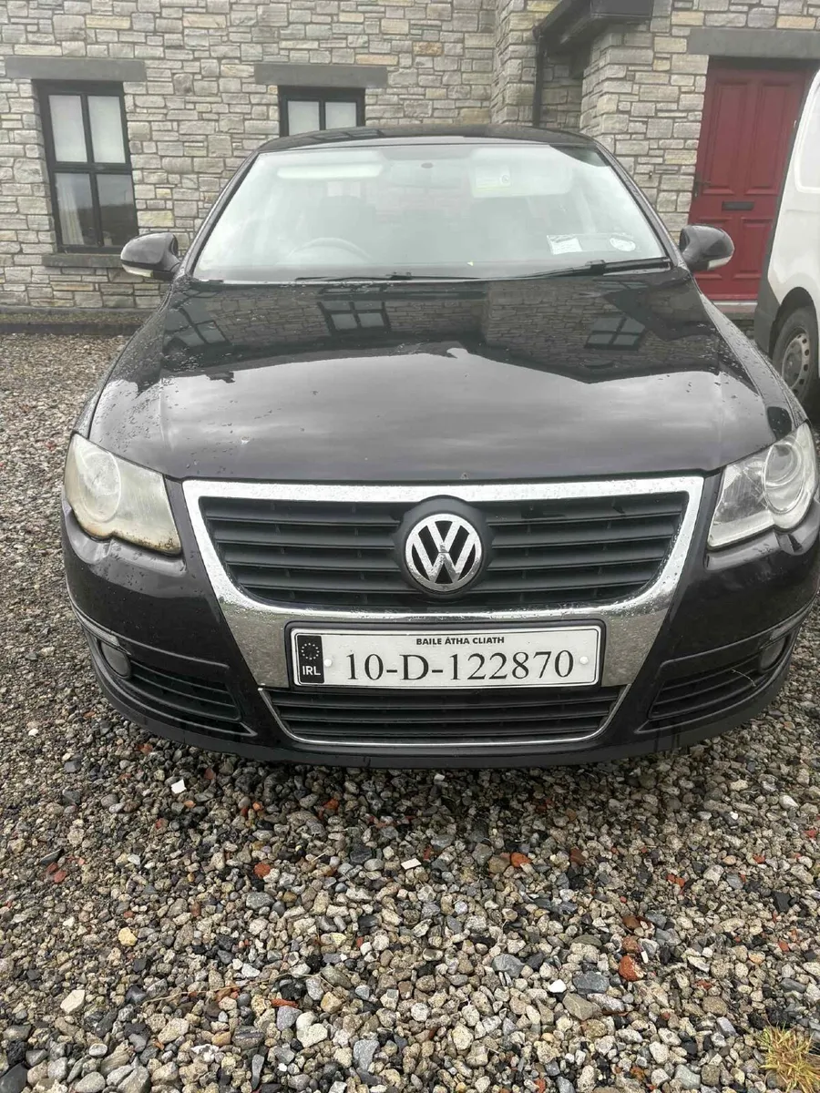 Volkswagen Passat 2010 - Image 1