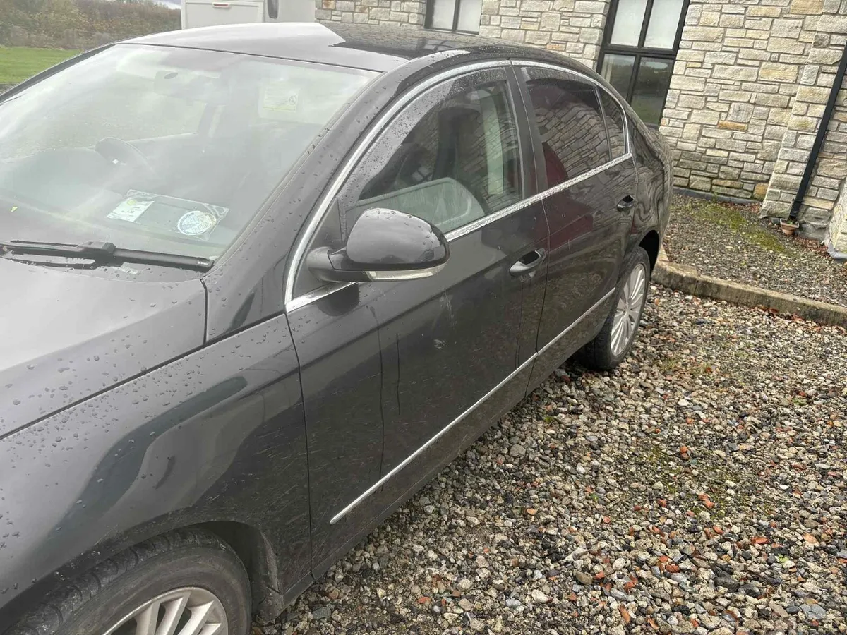 Volkswagen Passat 2010 - Image 3