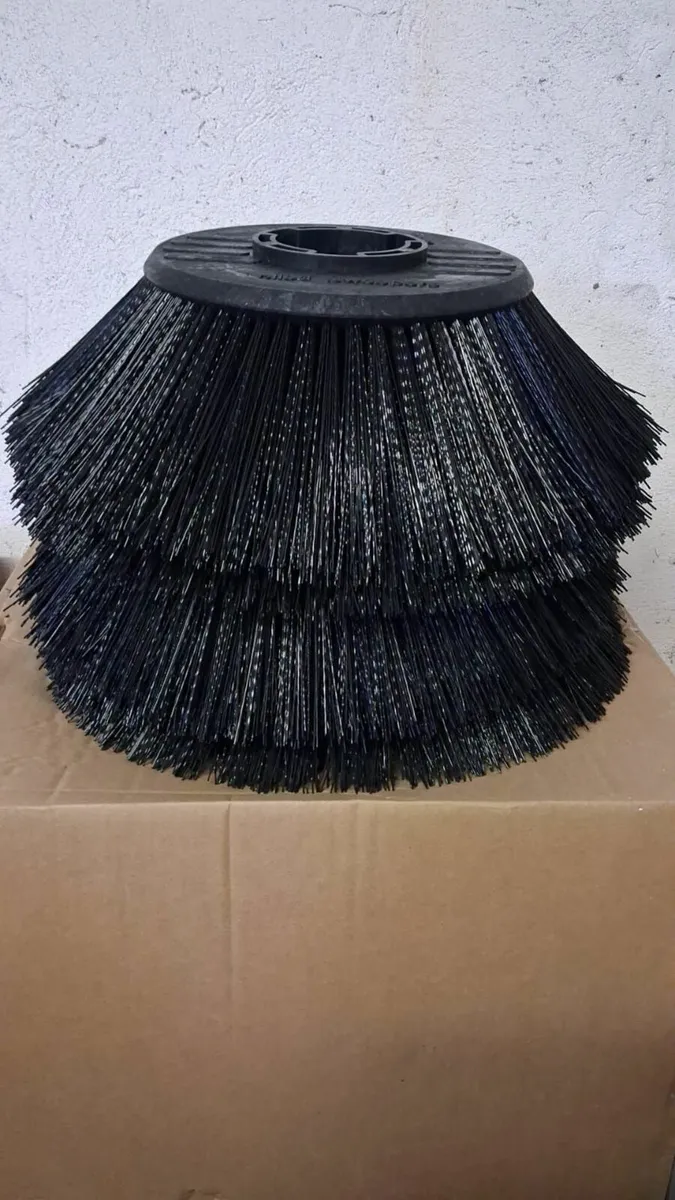 Tennant or Applied sweeper - Image 3