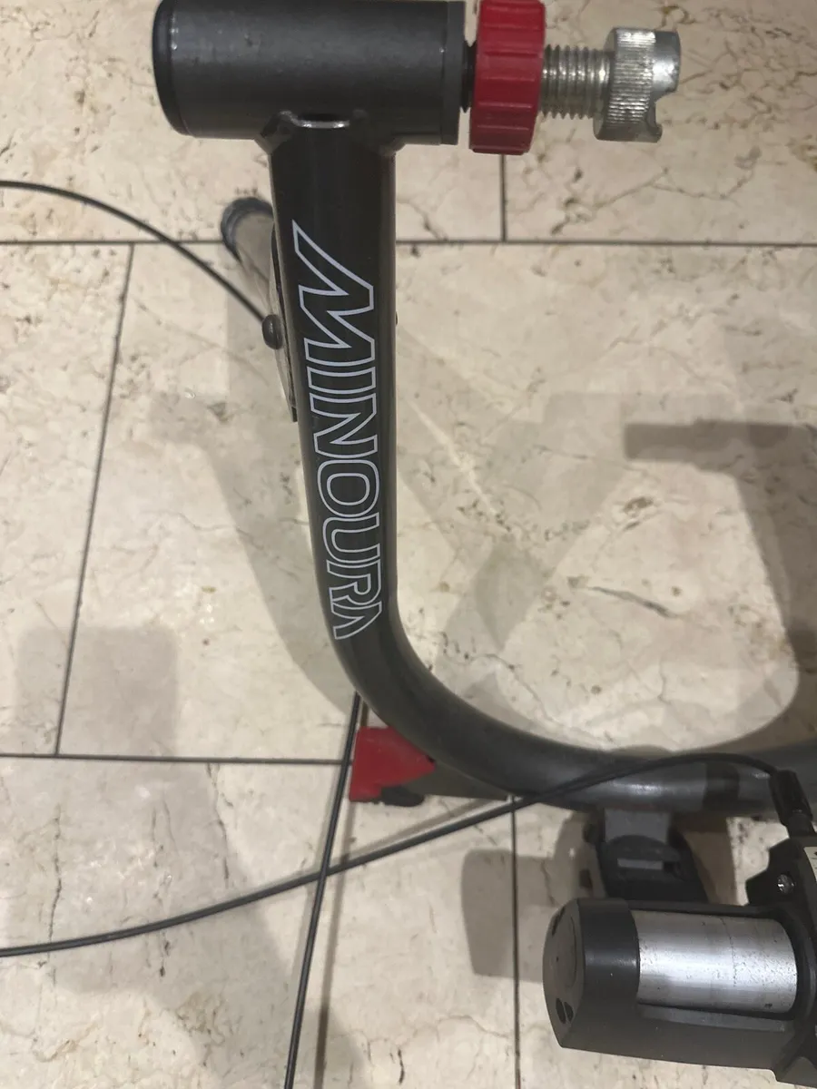 Bike Trainer Minoura - Image 3
