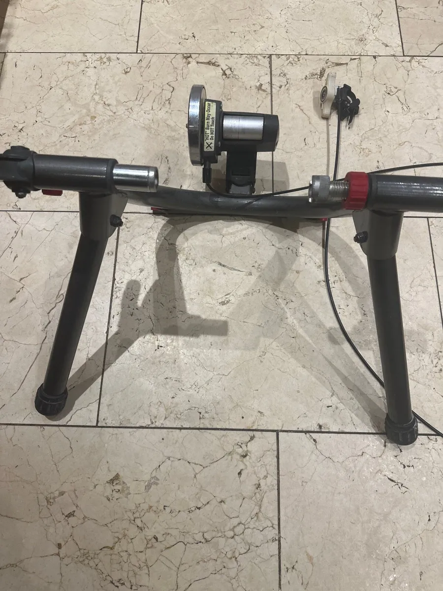 Bike Trainer Minoura - Image 4