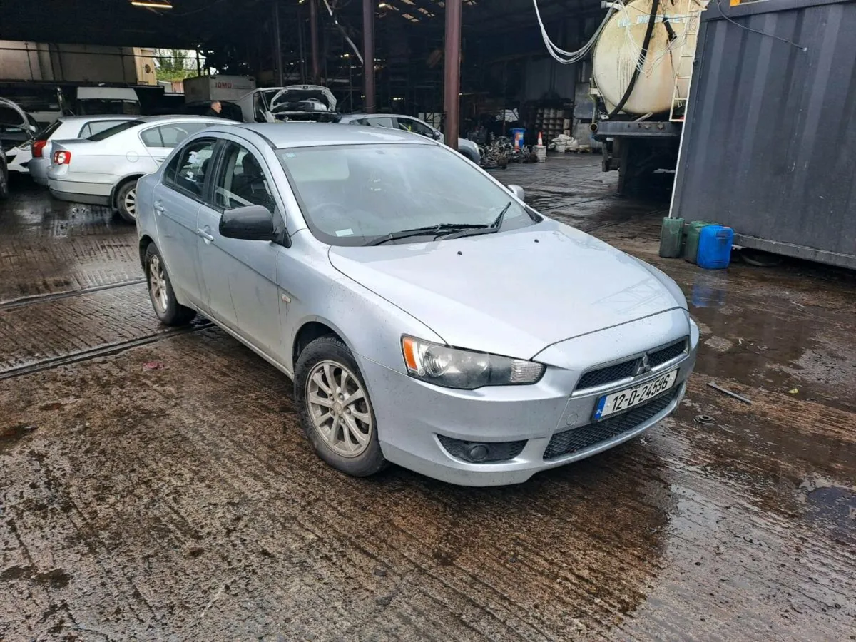 12 Mitsubishi Lancer 1.8 dsl breaking for parts - Image 2