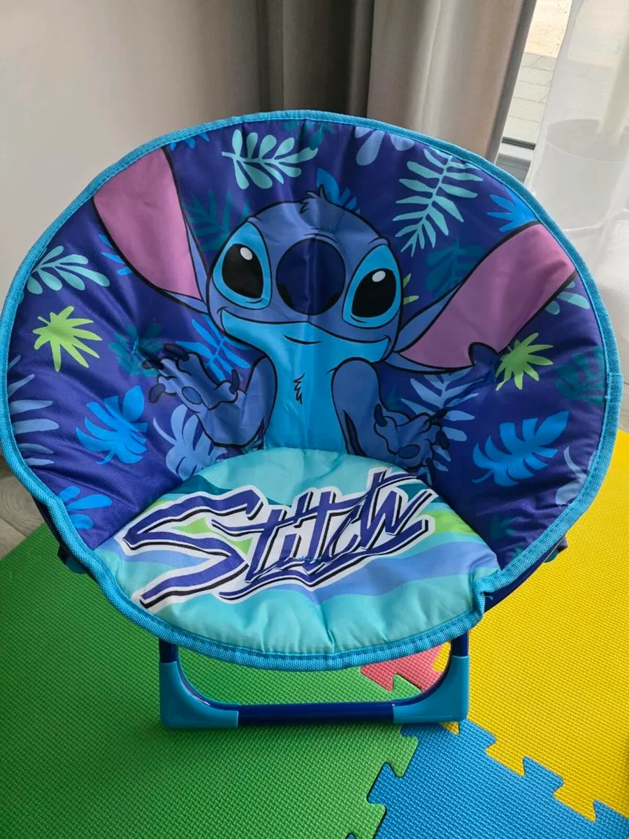 Stitch chair and toys - Image 2