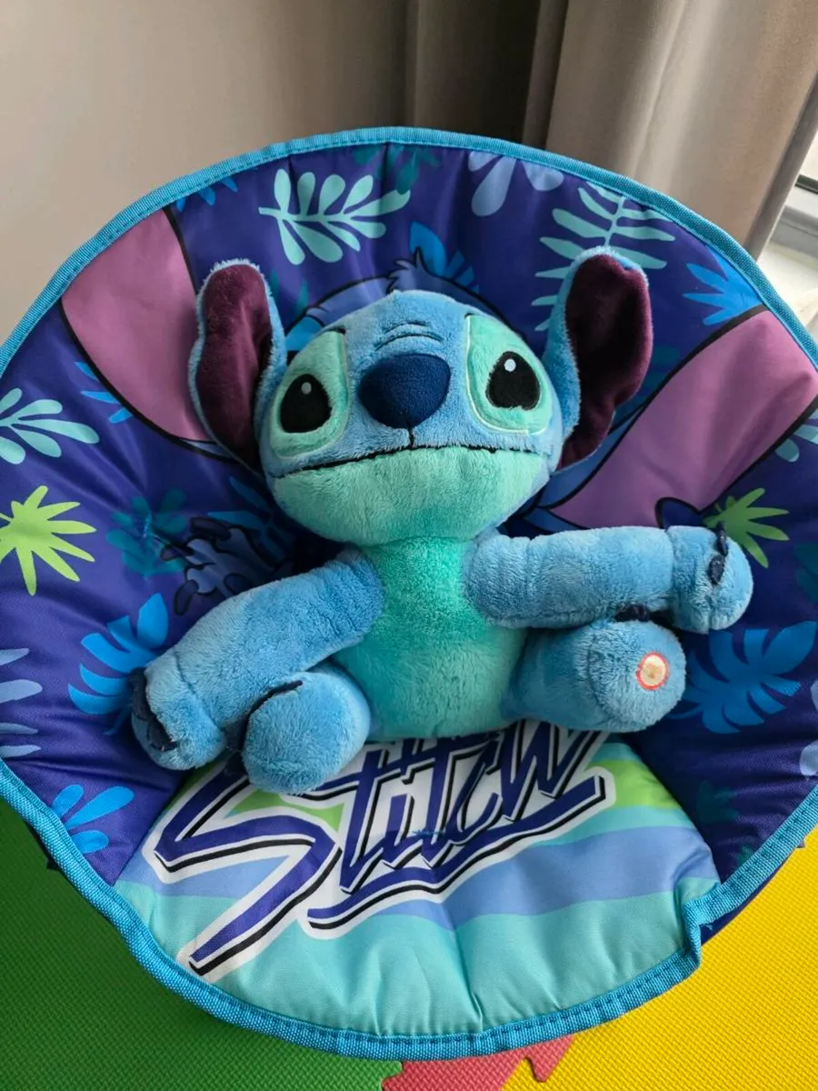 Stitch chair and toys - Image 3