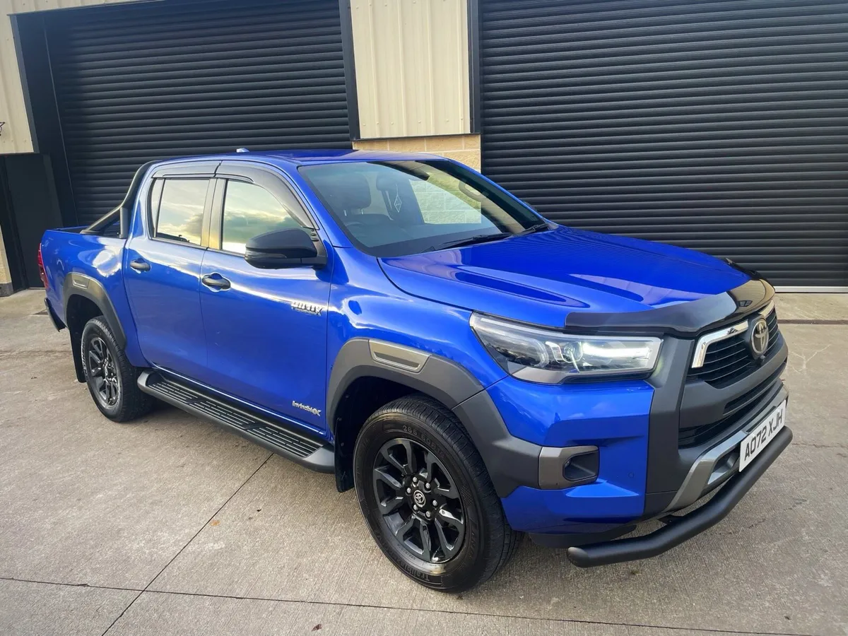 202 2022 TOYOTA HILUX 2.8 D4D INVINCIBLE X AUTO - Image 3