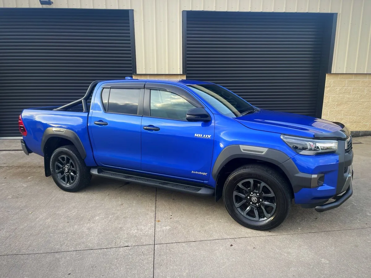 202 2022 TOYOTA HILUX 2.8 D4D INVINCIBLE X AUTO - Image 4