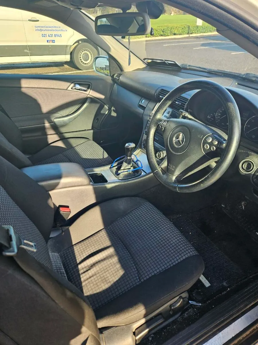 2005 Mercedes c180 kompressor 3 door - Image 4