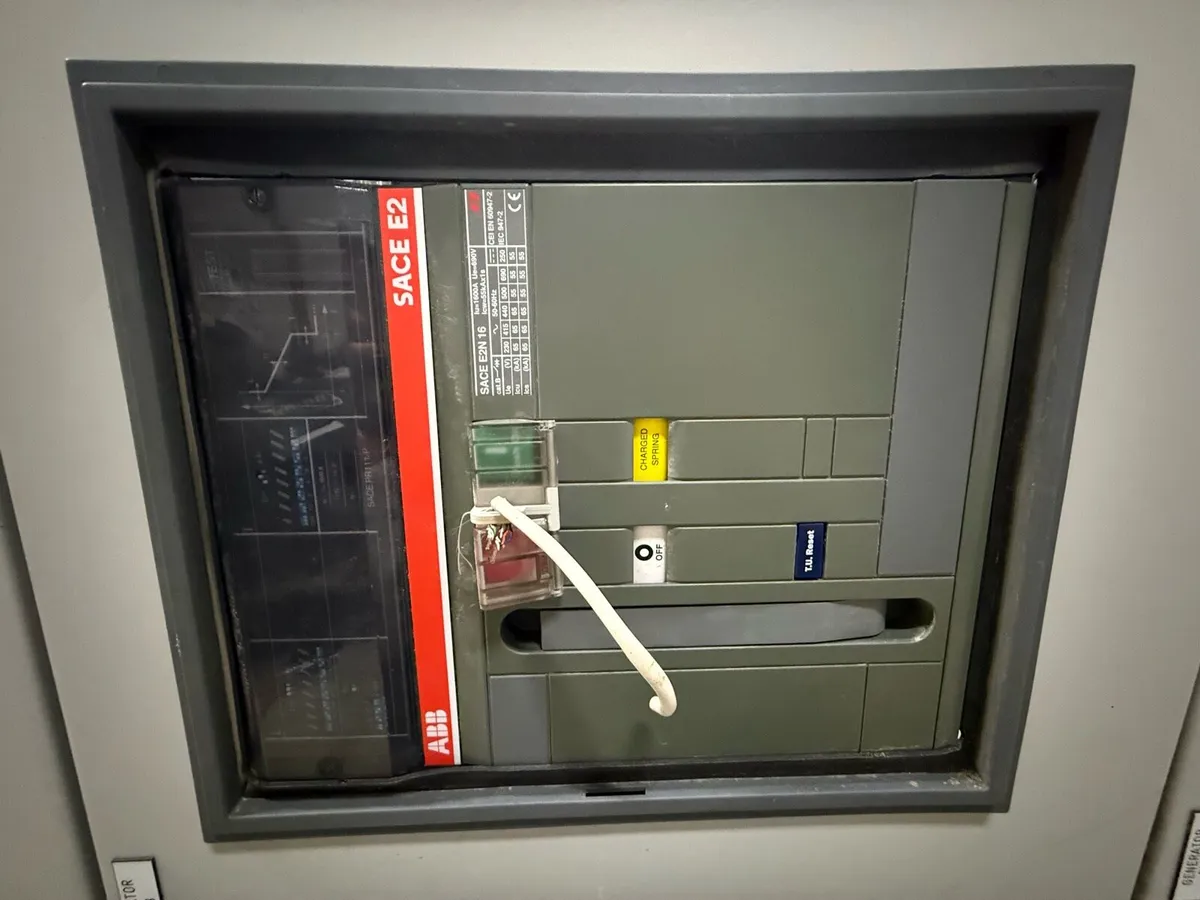 Automatic changeover switch 1600A - Image 2