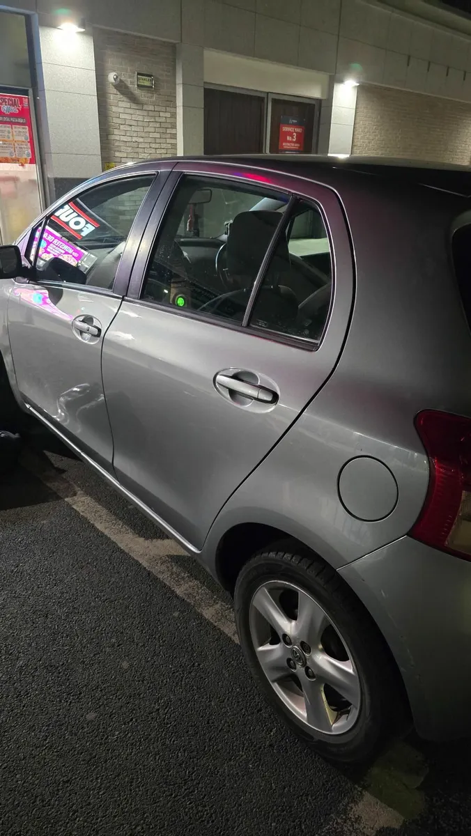 Toyota Yaris 2006 - Image 3