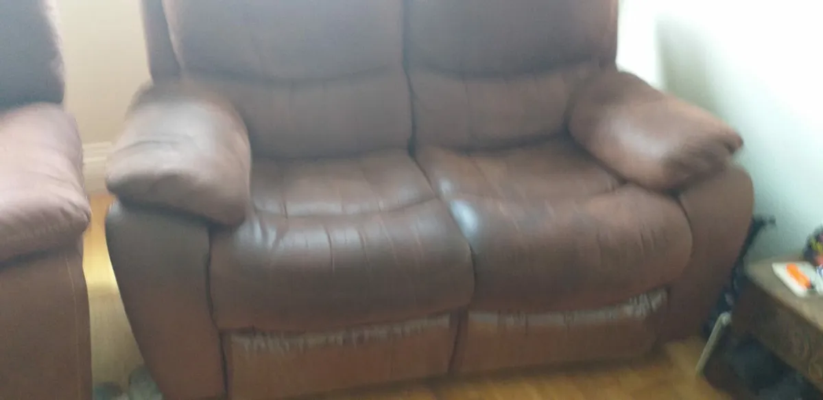 2 seater recliner soaf - Image 2
