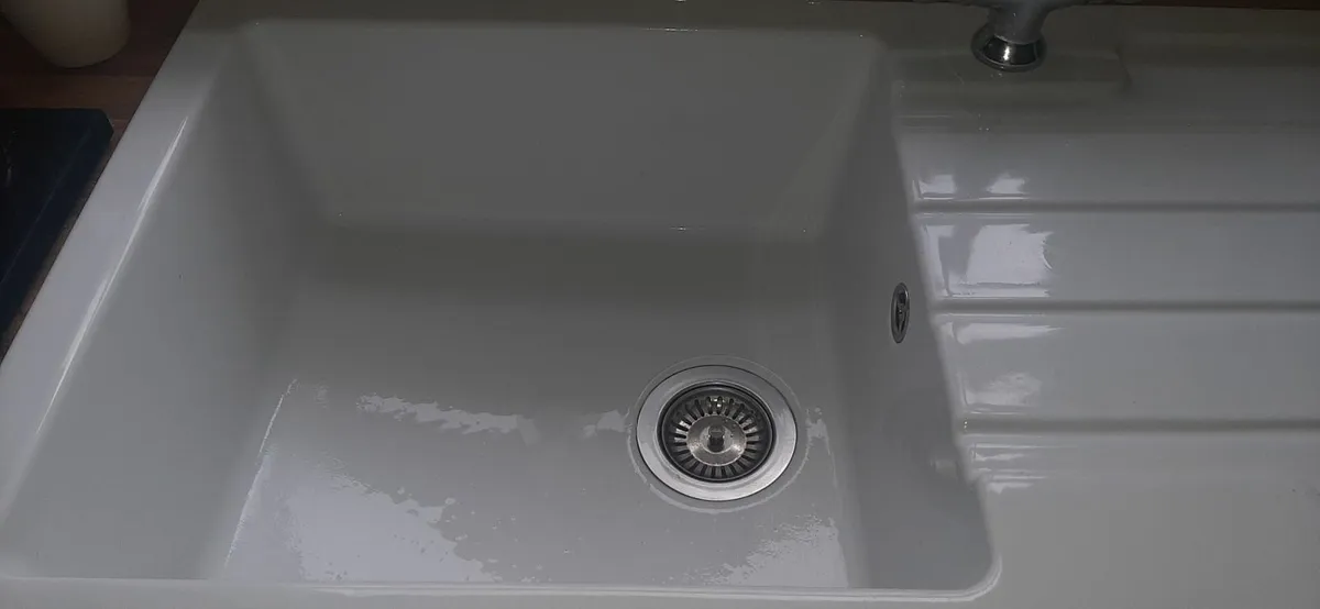 Ceramic white sink - Image 1