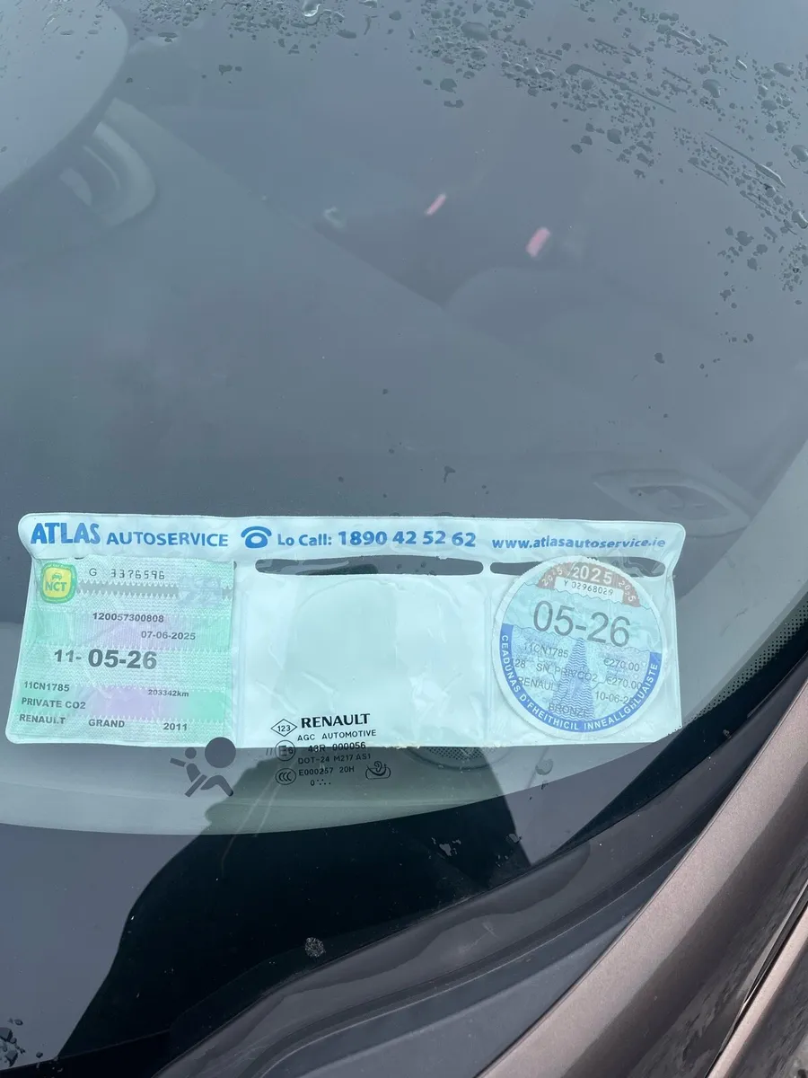 2011 Renault scenic - Image 2