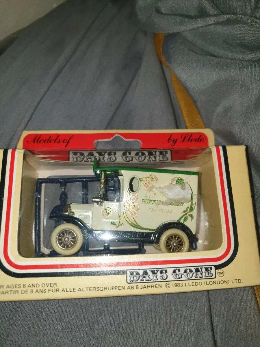 DAY GONE BUY. DIE.CAST