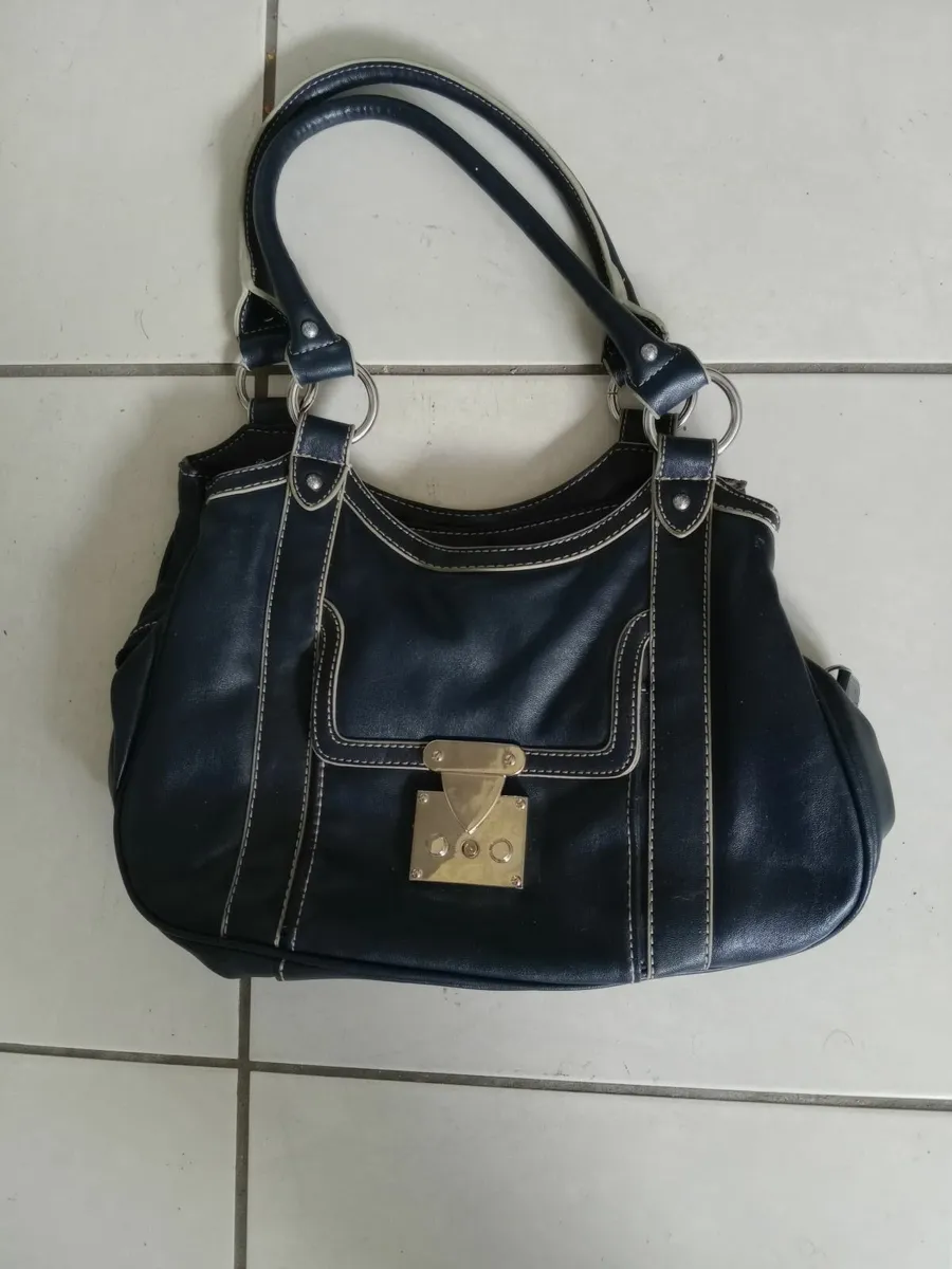 Perfect ladies bag selection - Image 3