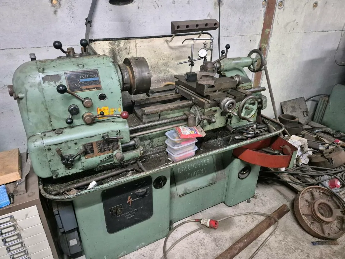 Colchester student lathe mint - Image 1