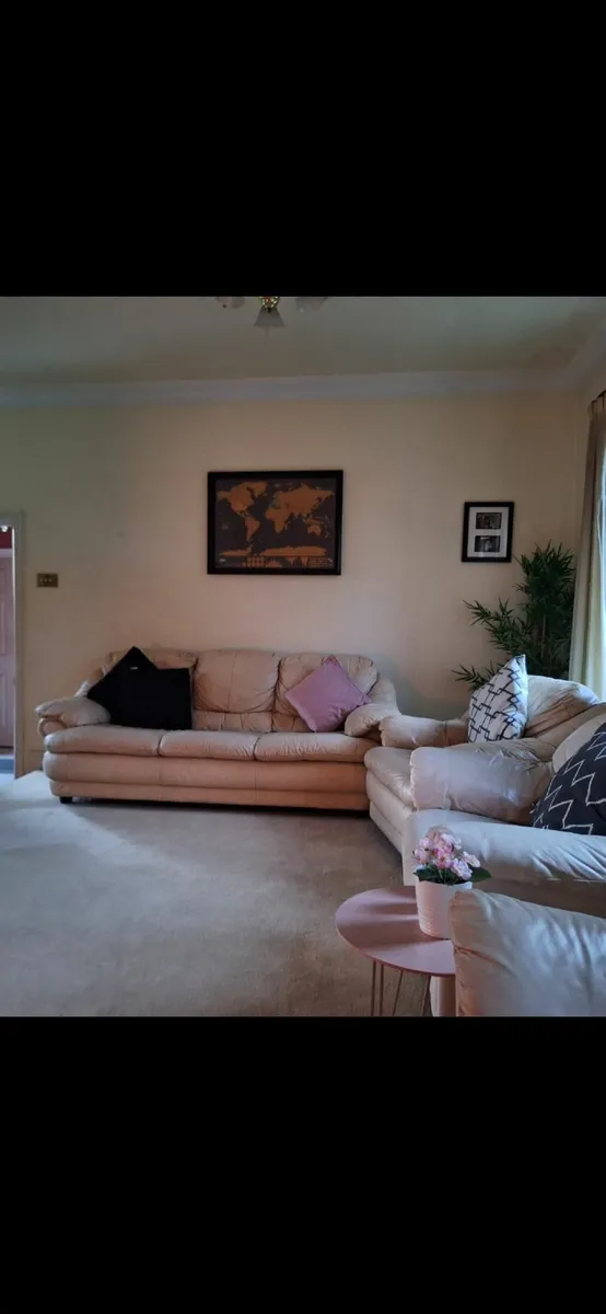 Suite of furniture  3 1 1 - Image 2