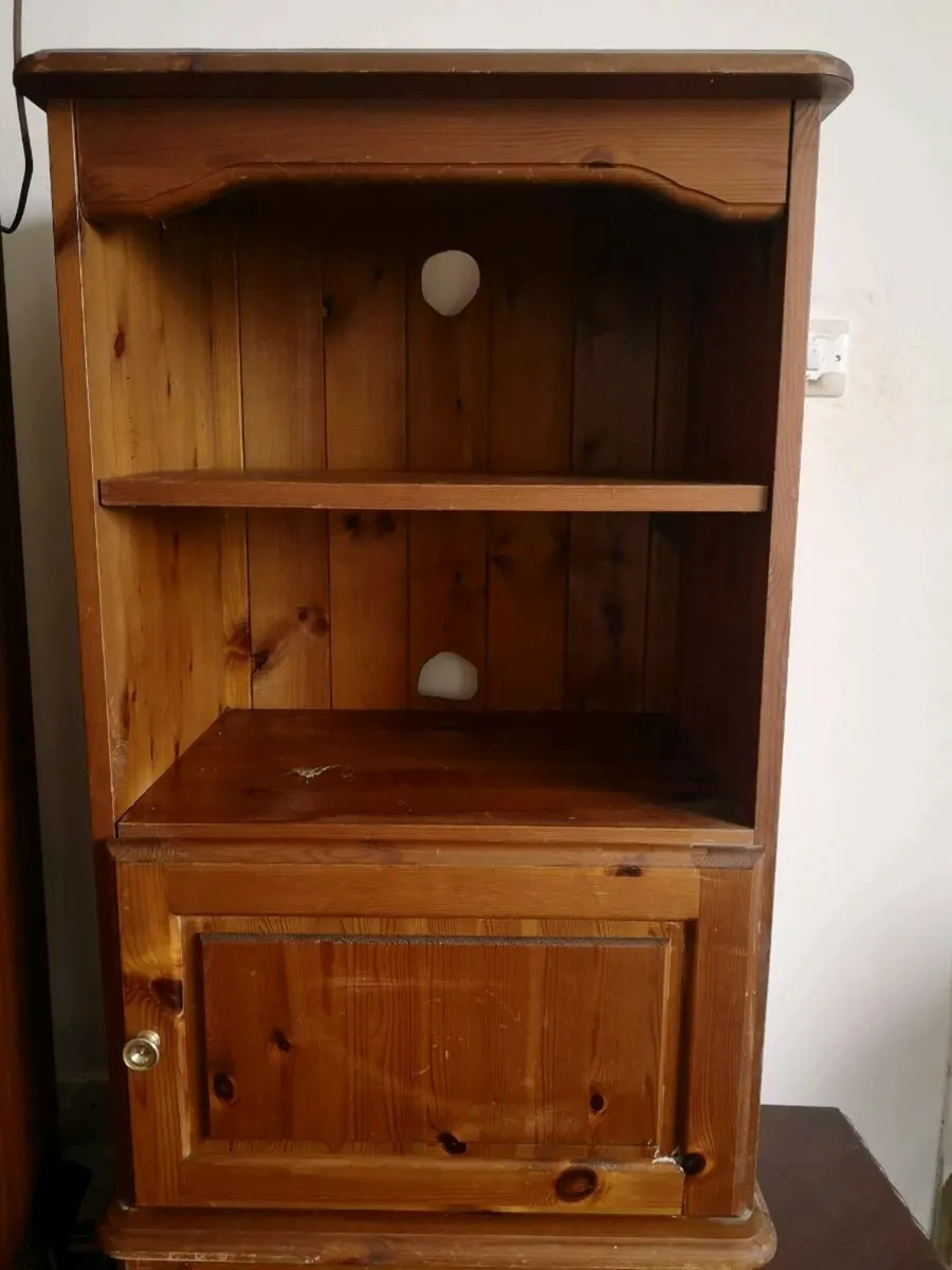 Selection of furniture - Image 1