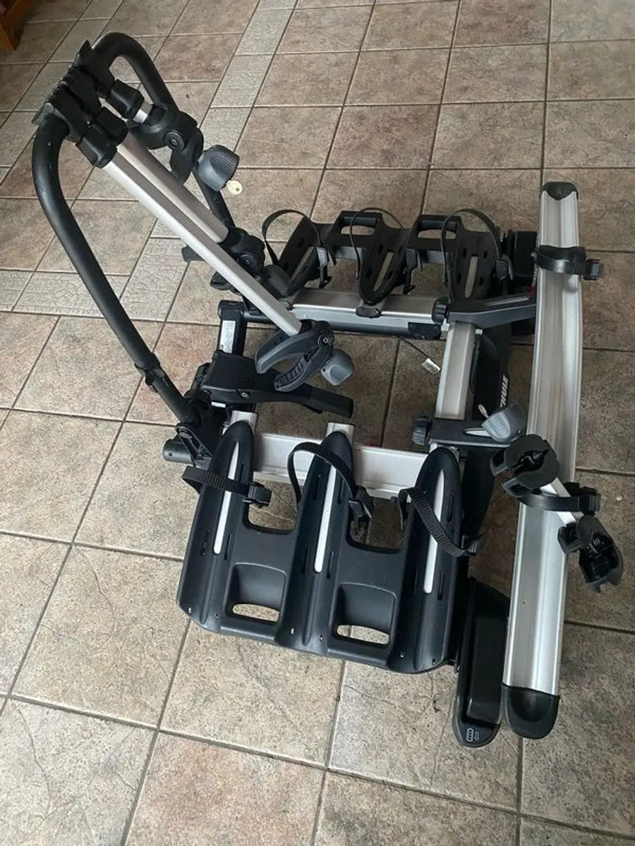 Thule VeloCompact Bike Rack including extension for 4th bike