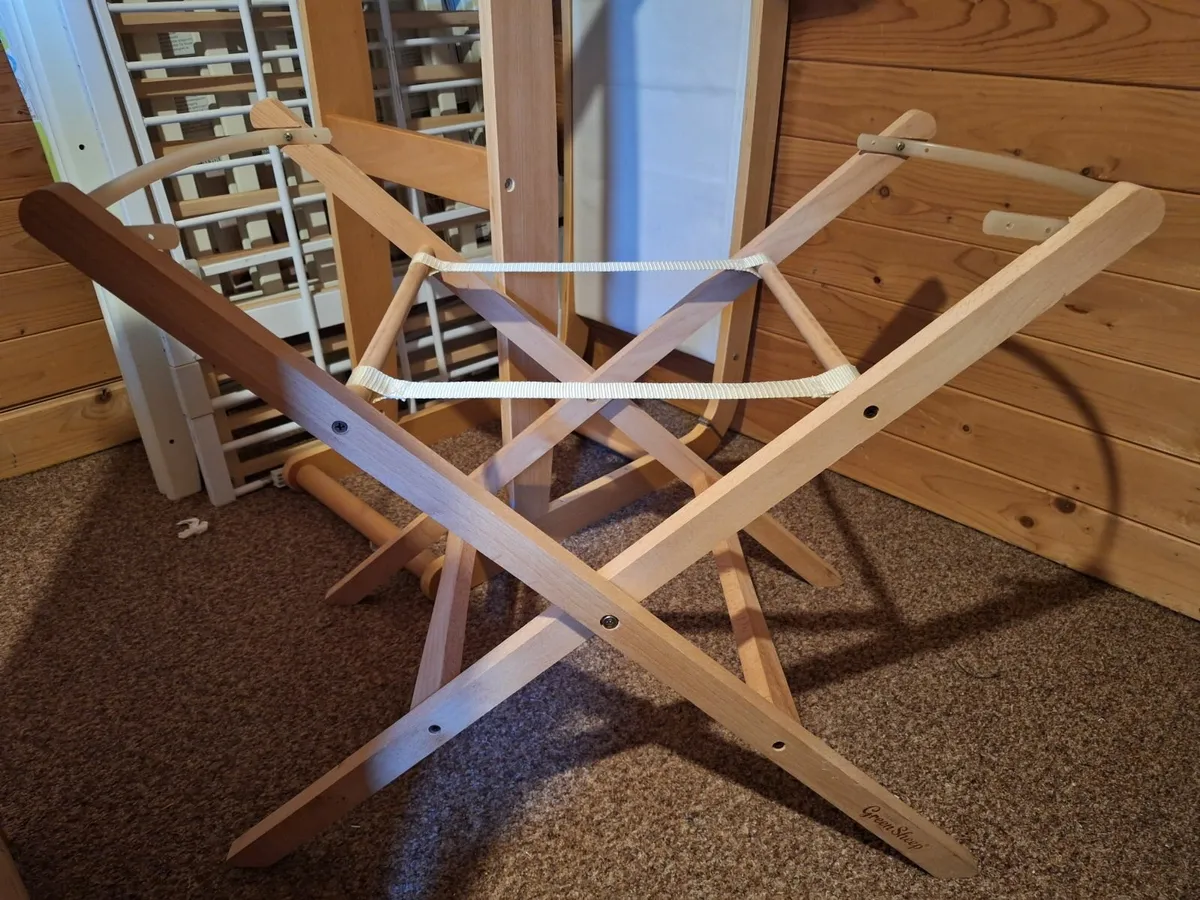 Green Sheep moses basket stand - Image 1