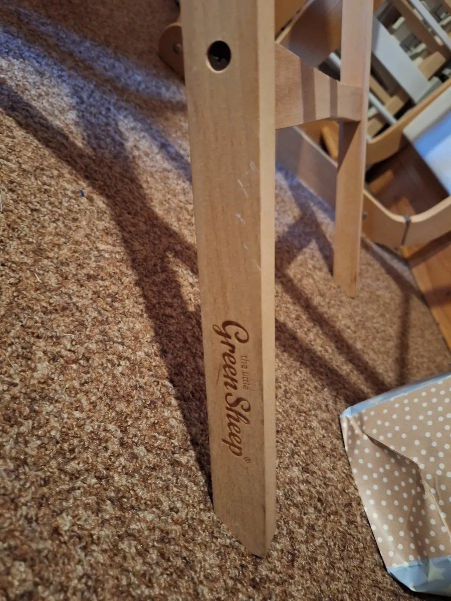 Green Sheep moses basket stand - Image 3