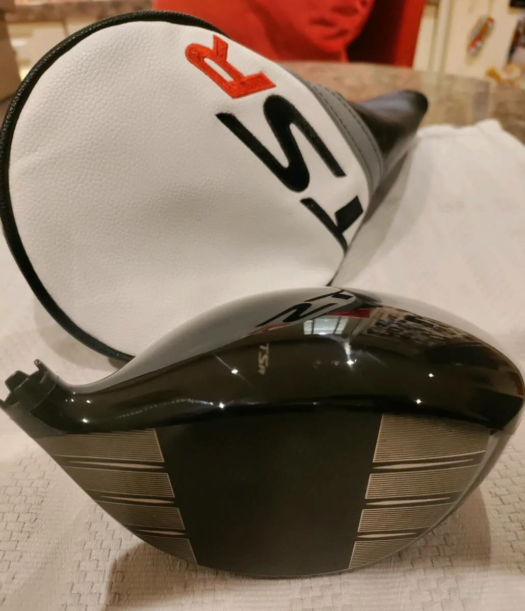 Titleist TSr2 LH Driver head and cover New - Image 1