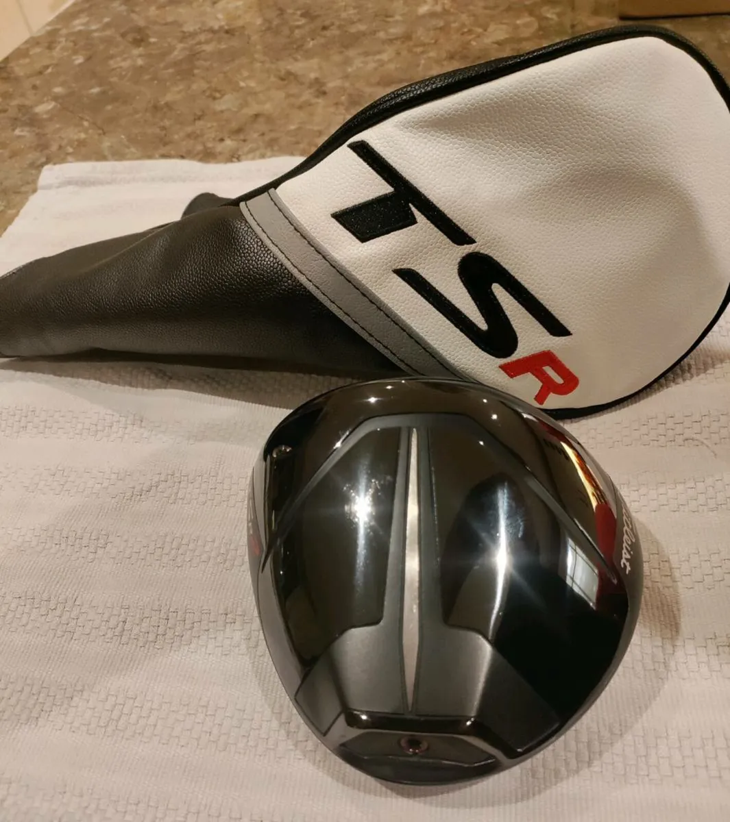 Titleist TSr2 LH Driver head and cover New - Image 2