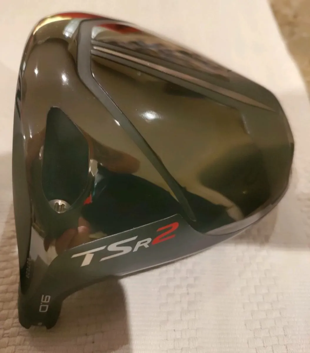 Titleist TSr2 LH Driver head and cover New - Image 4