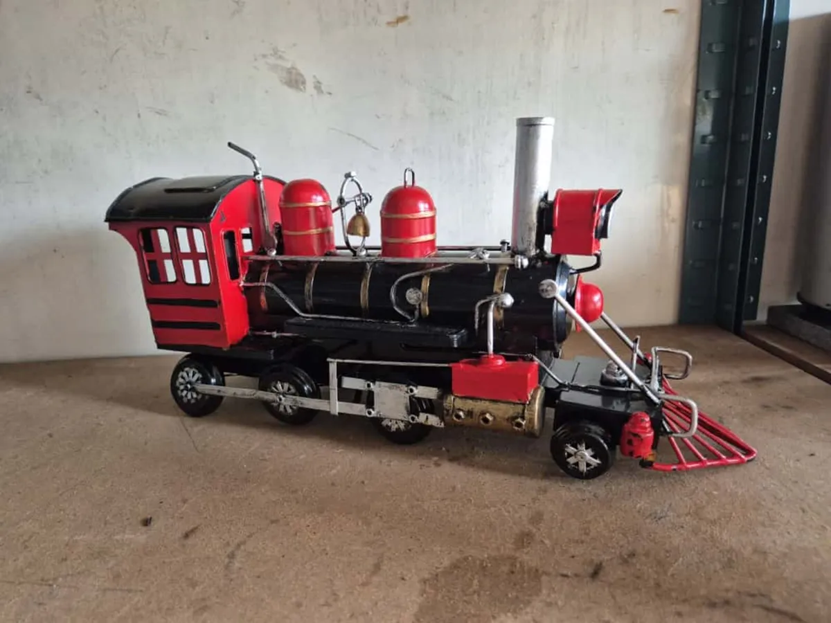 Metal train - Image 2