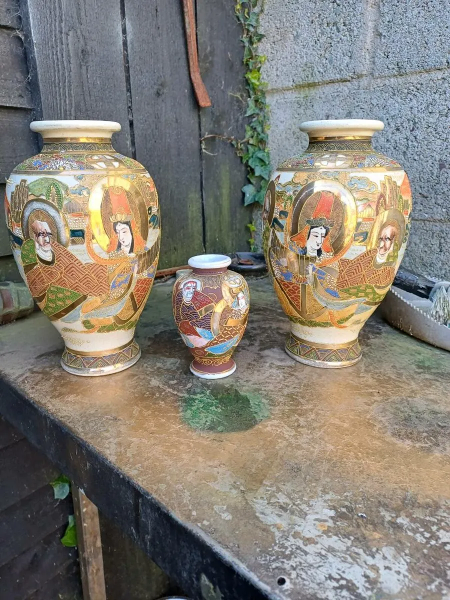 Vintage Taisho Satsuma Gilt Vases - Image 2