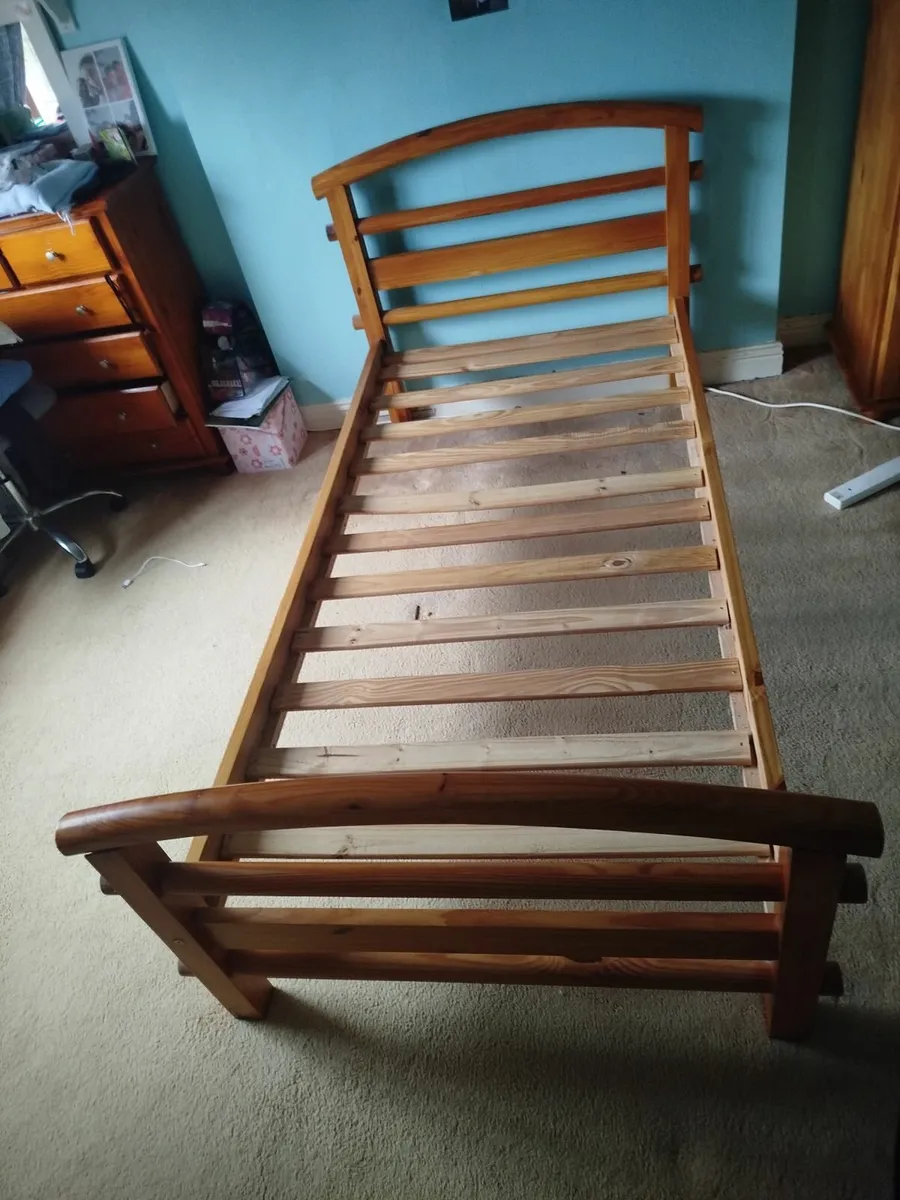 Single bed & mattress - Image 1