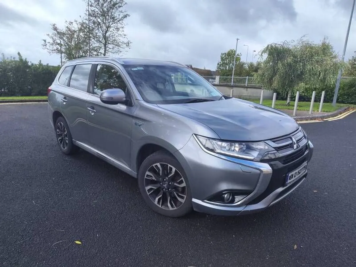 2018 Mitsubishi Outlander phev - Image 1