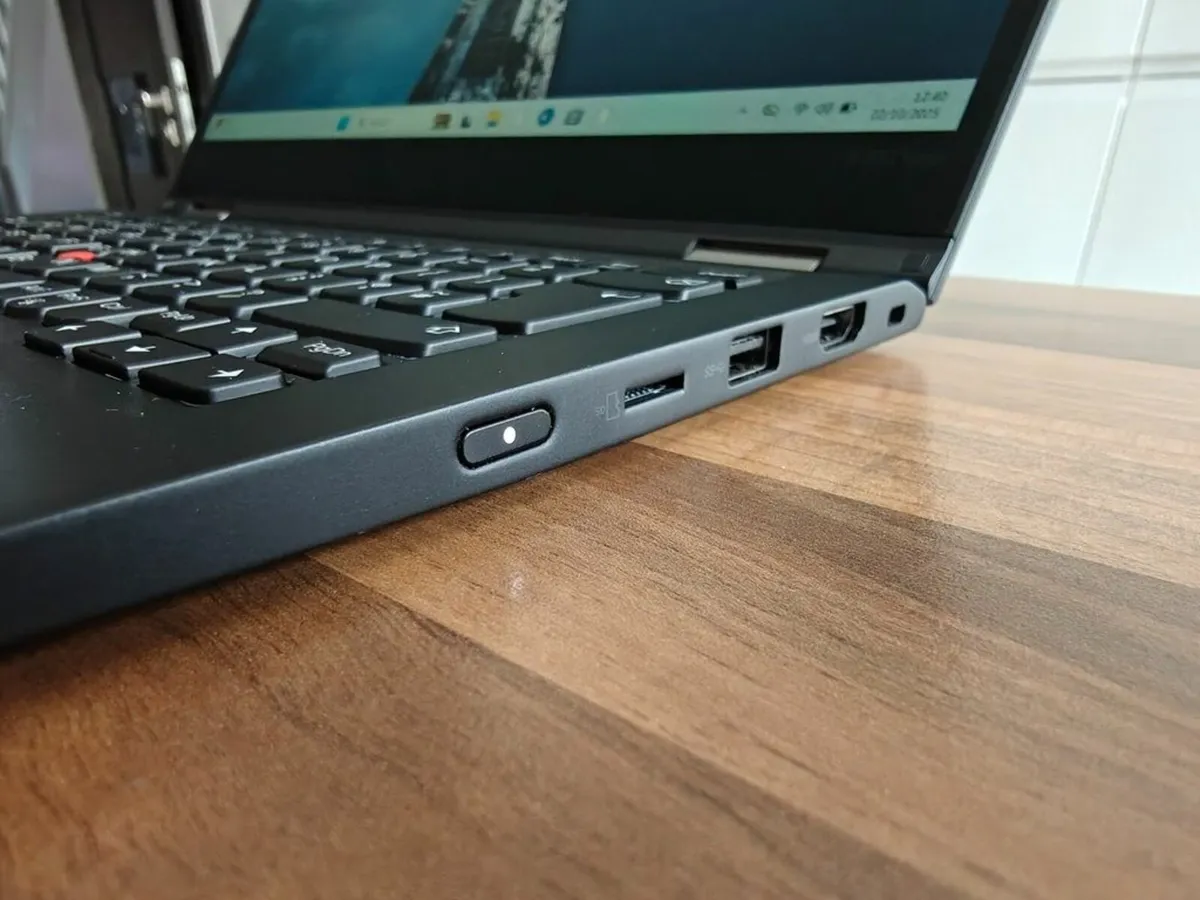 Lenovo ThinkPad X390 Yoga Touchscreen Laptop - Image 2