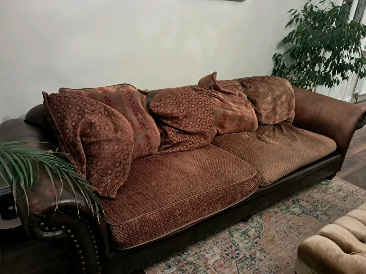 Casey's Alexander and James 4 seater Couch Sofa - Image 1