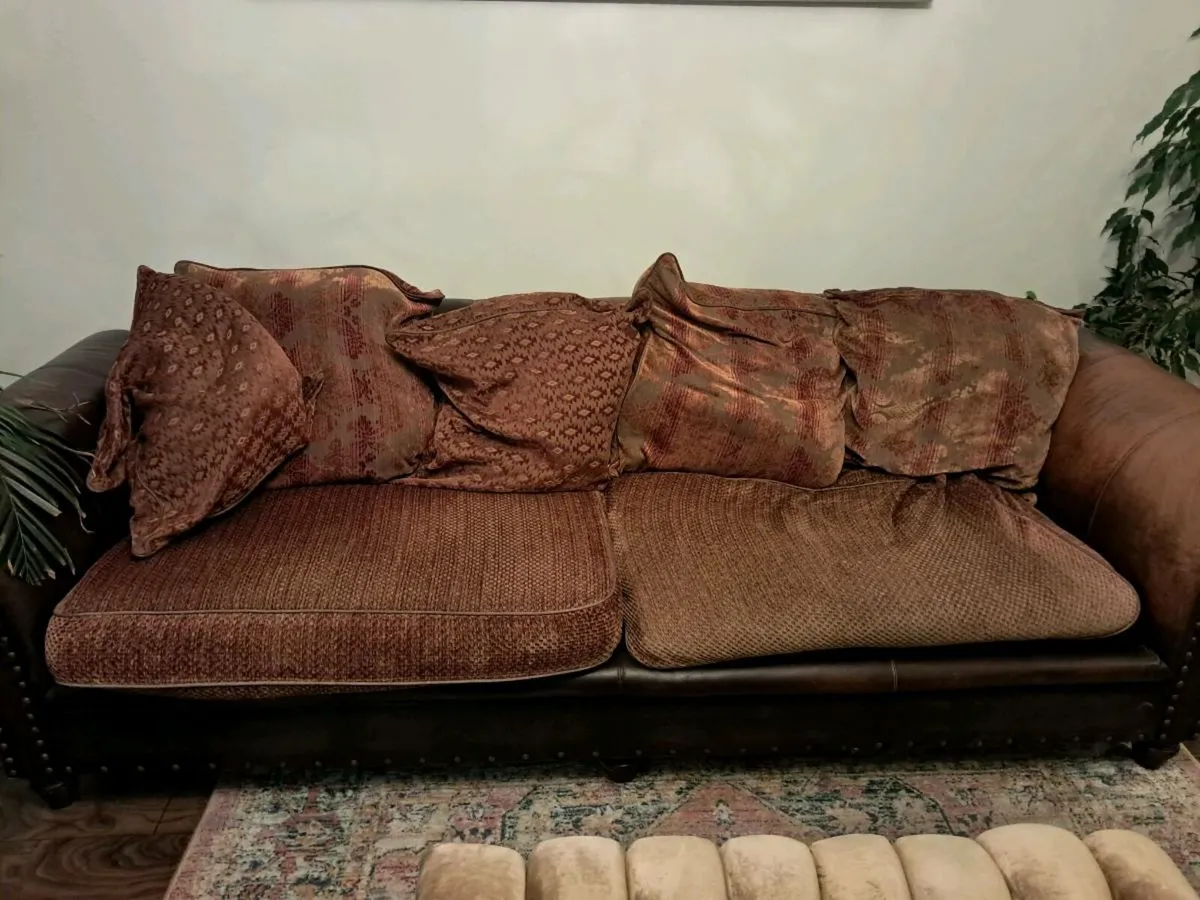 Casey's Alexander and James 4 seater Couch Sofa - Image 2