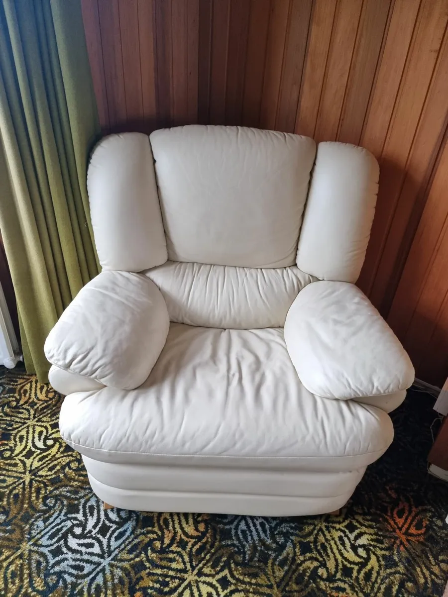 Sofa suite Cream Leather 1x3 seater and 2x1 seater - Image 2