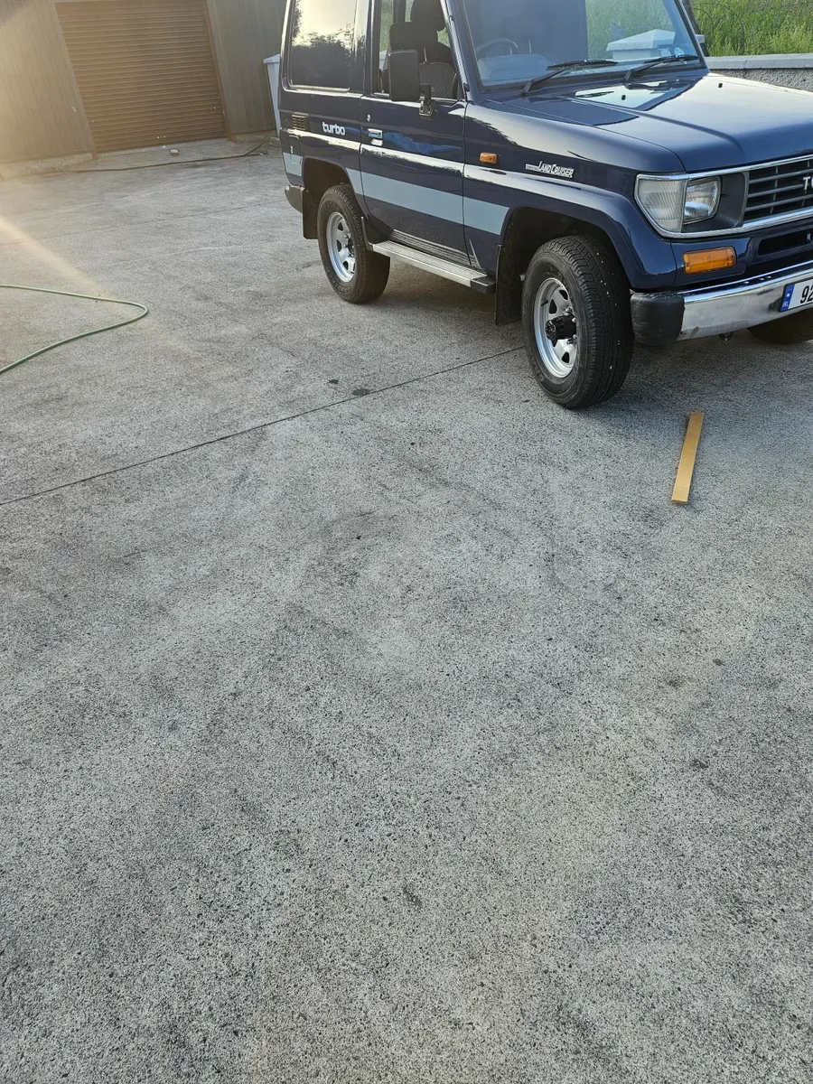 Toyota  landcruiser  92 - Image 2