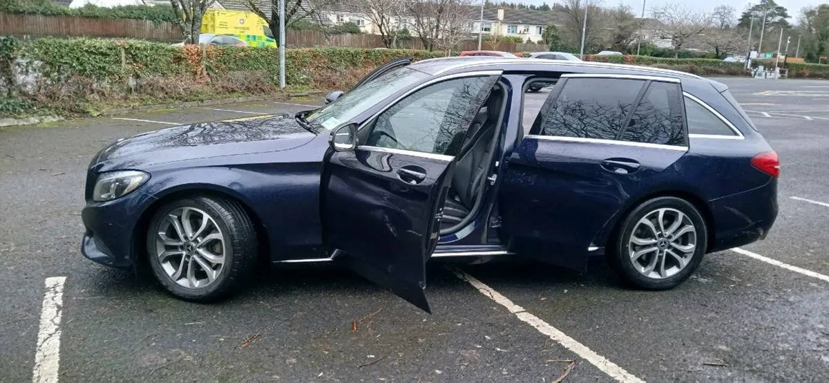 Mercedes C220 Premium sport - Image 3