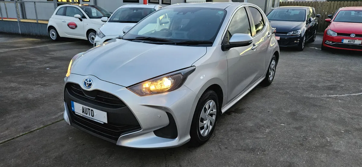 Toyota Yaris hybrid/petrol 1.5 automatic new model - Image 2