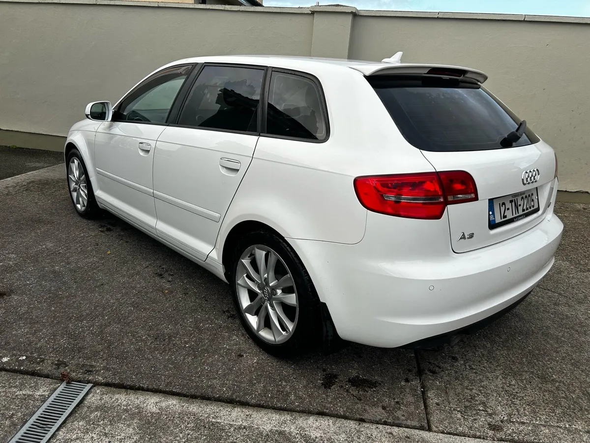 12 Audi A3 1.6tdi - Image 2