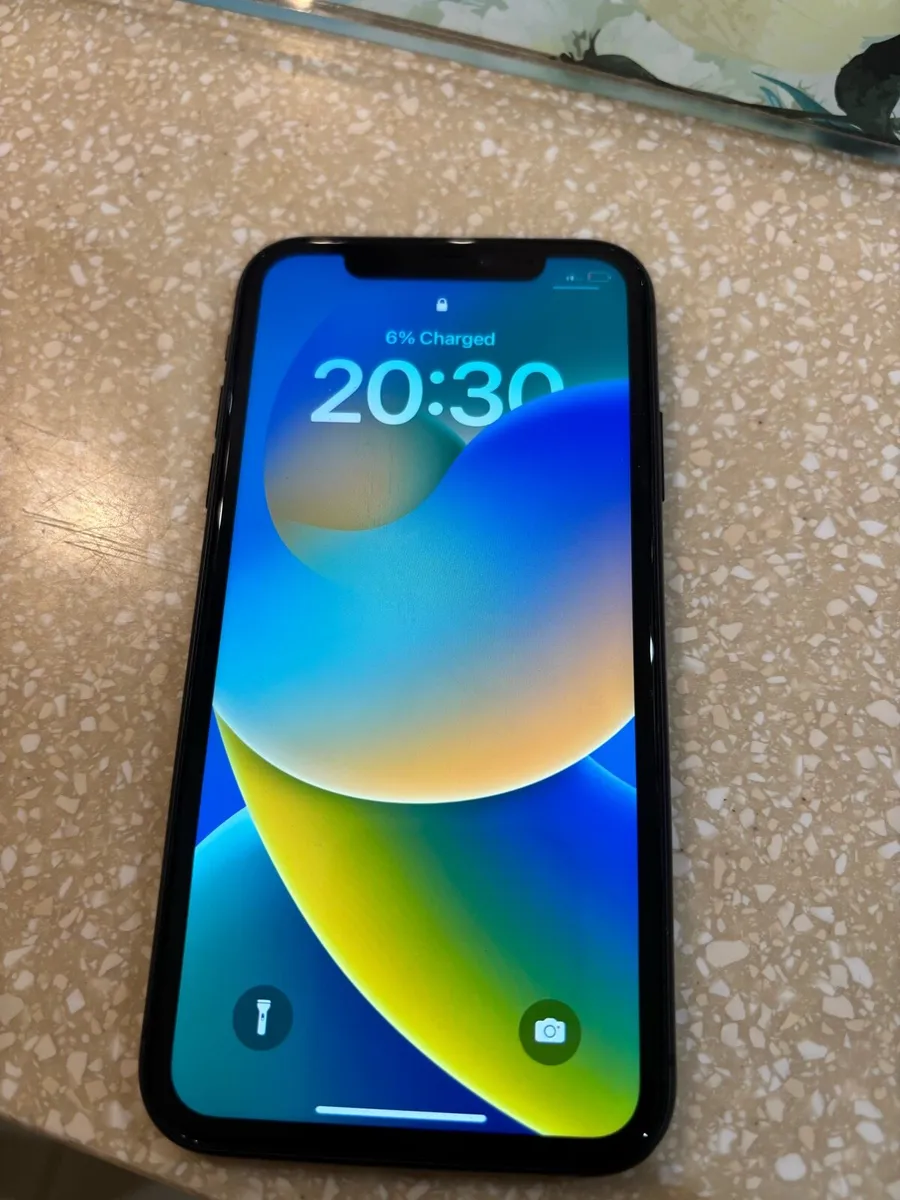 iPhone 11 64GB Black - Image 1