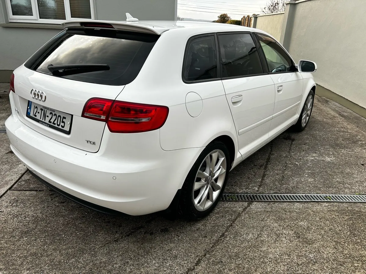 12 Audi A3 1.6tdi - Image 3