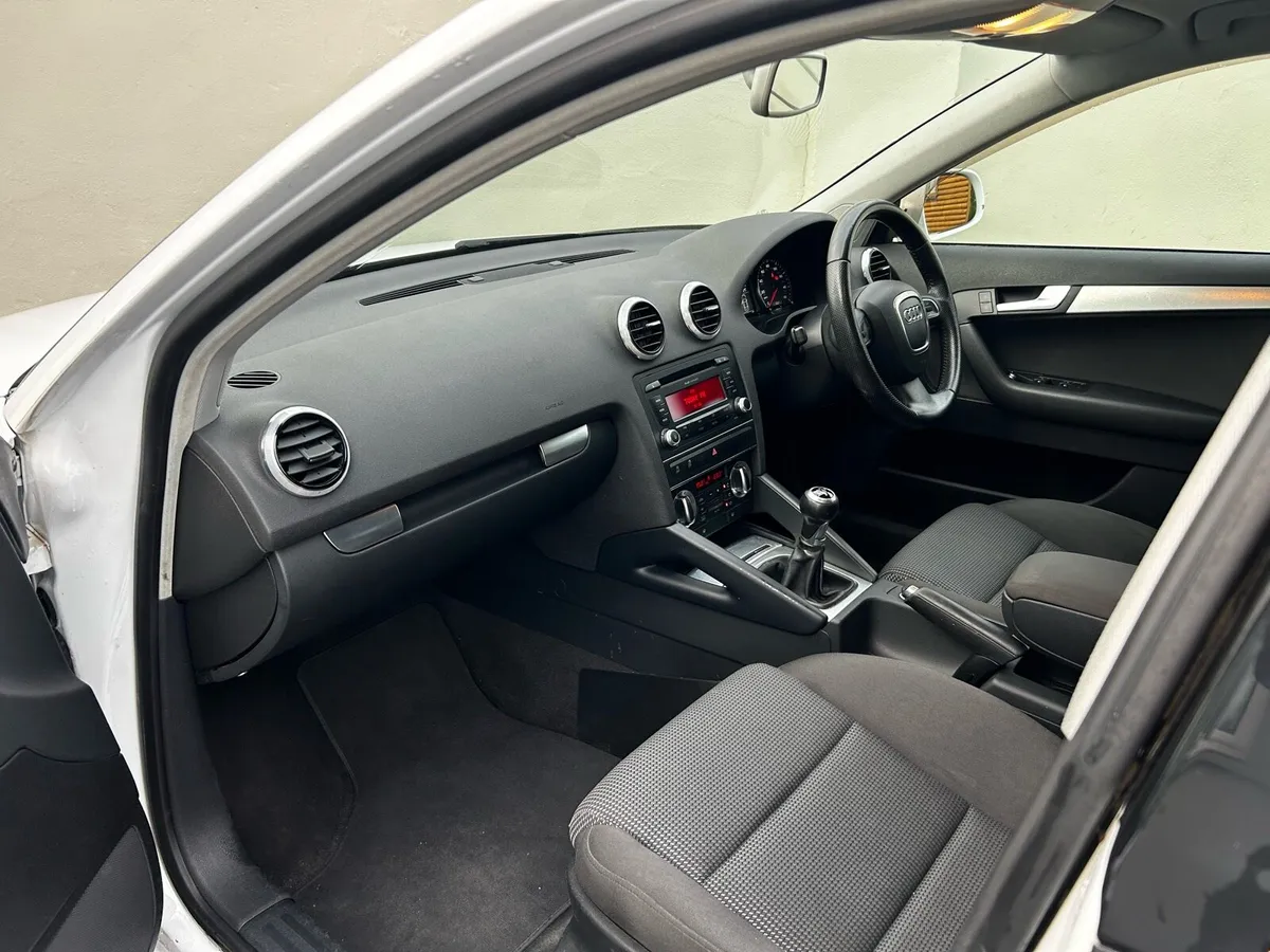 12 Audi A3 1.6tdi - Image 4