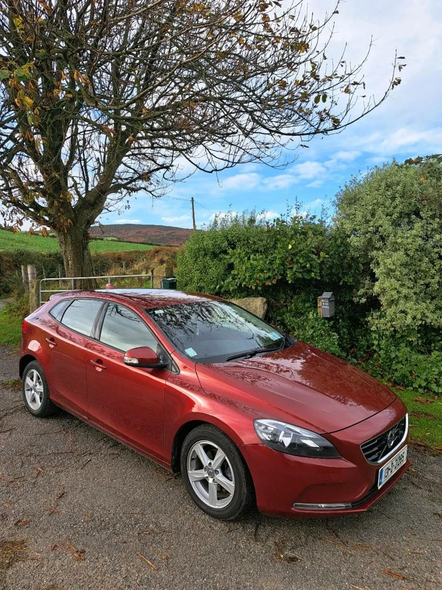 131 Volvo V40 Diesel - Image 1
