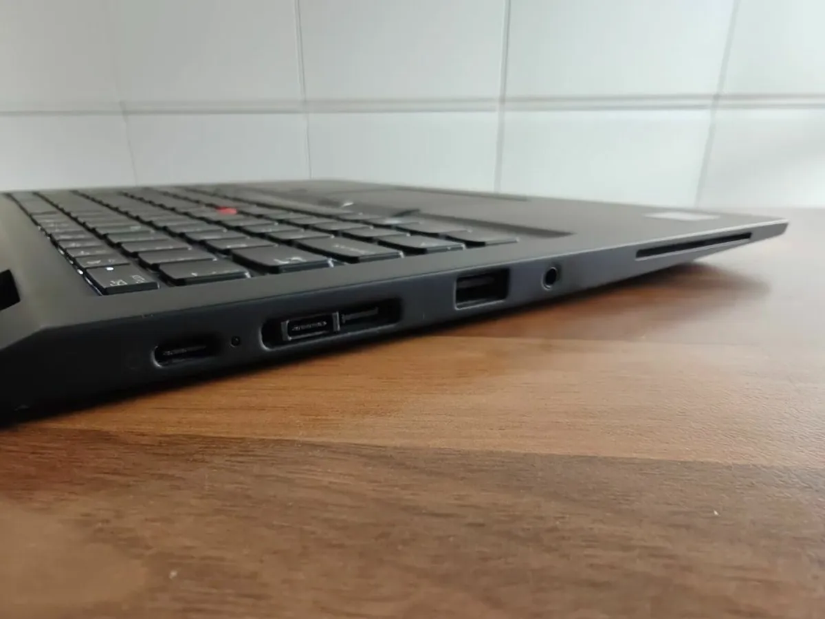 Lenovo ThinkPad X390 Yoga Touchscreen Laptop - Image 4