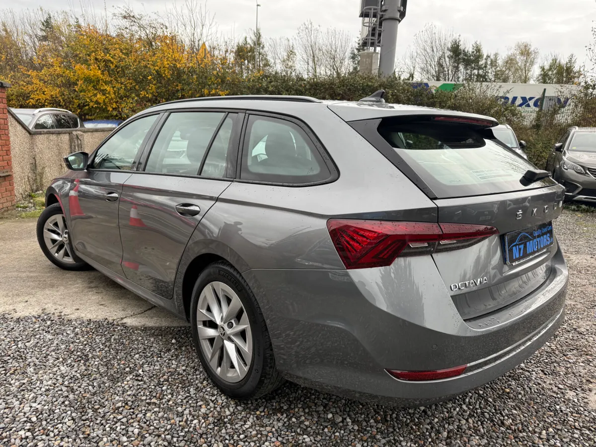 2024 Skoda Octavia 2.0 AMBITION - Image 4