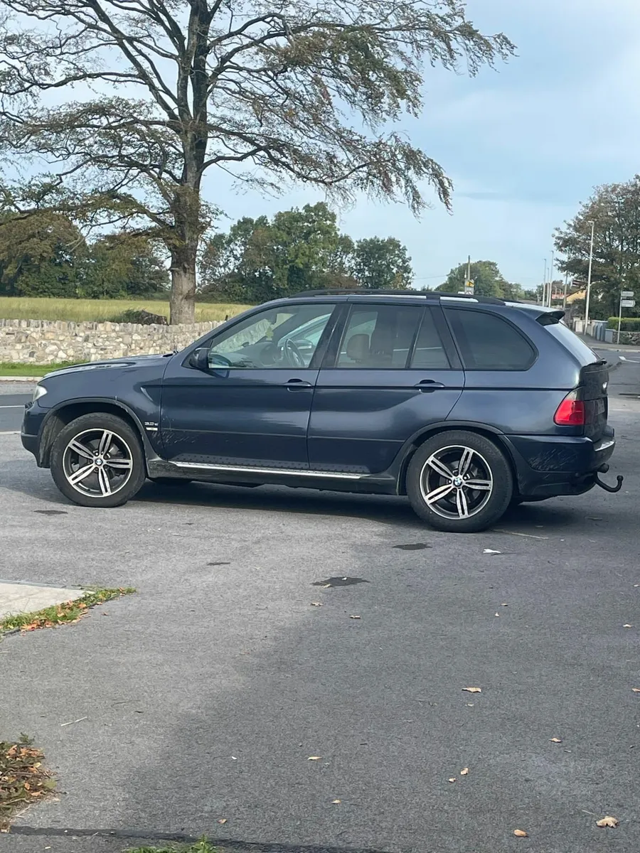 BMW X5 2004 - Image 2