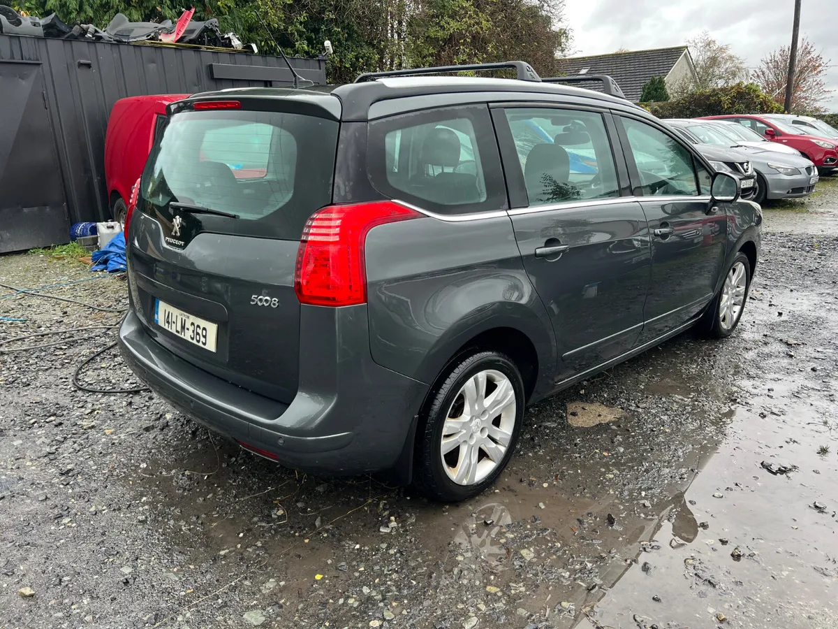 2014 Peugoet 5008 1.6 diesel 7 seats driving - Image 2