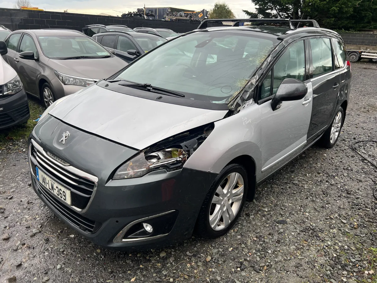 2014 Peugoet 5008 1.6 diesel 7 seats driving - Image 4