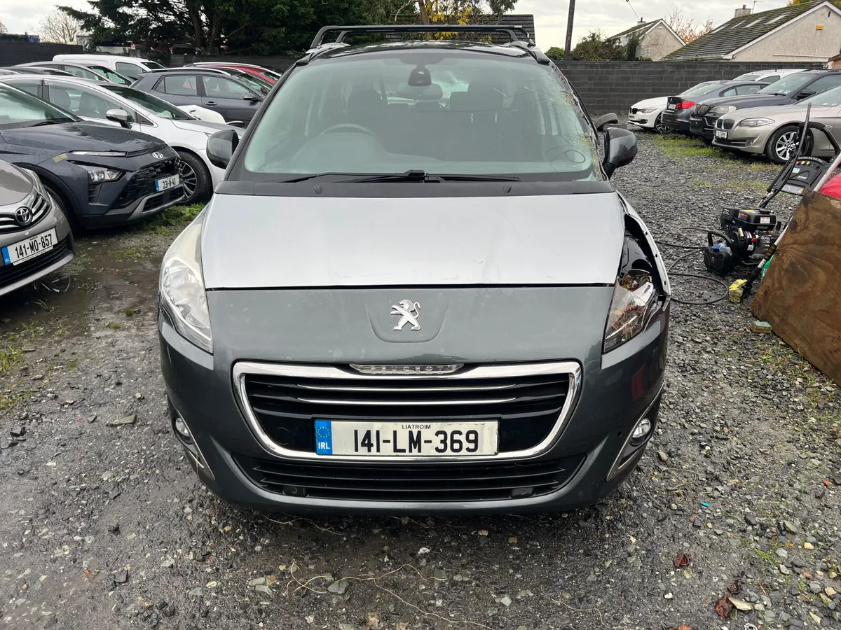 2014 Peugoet 5008 1.6 diesel 7 seats driving - Image 3
